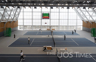 The Tennis Court inside the Wellness Center / Credit: University of Seoul